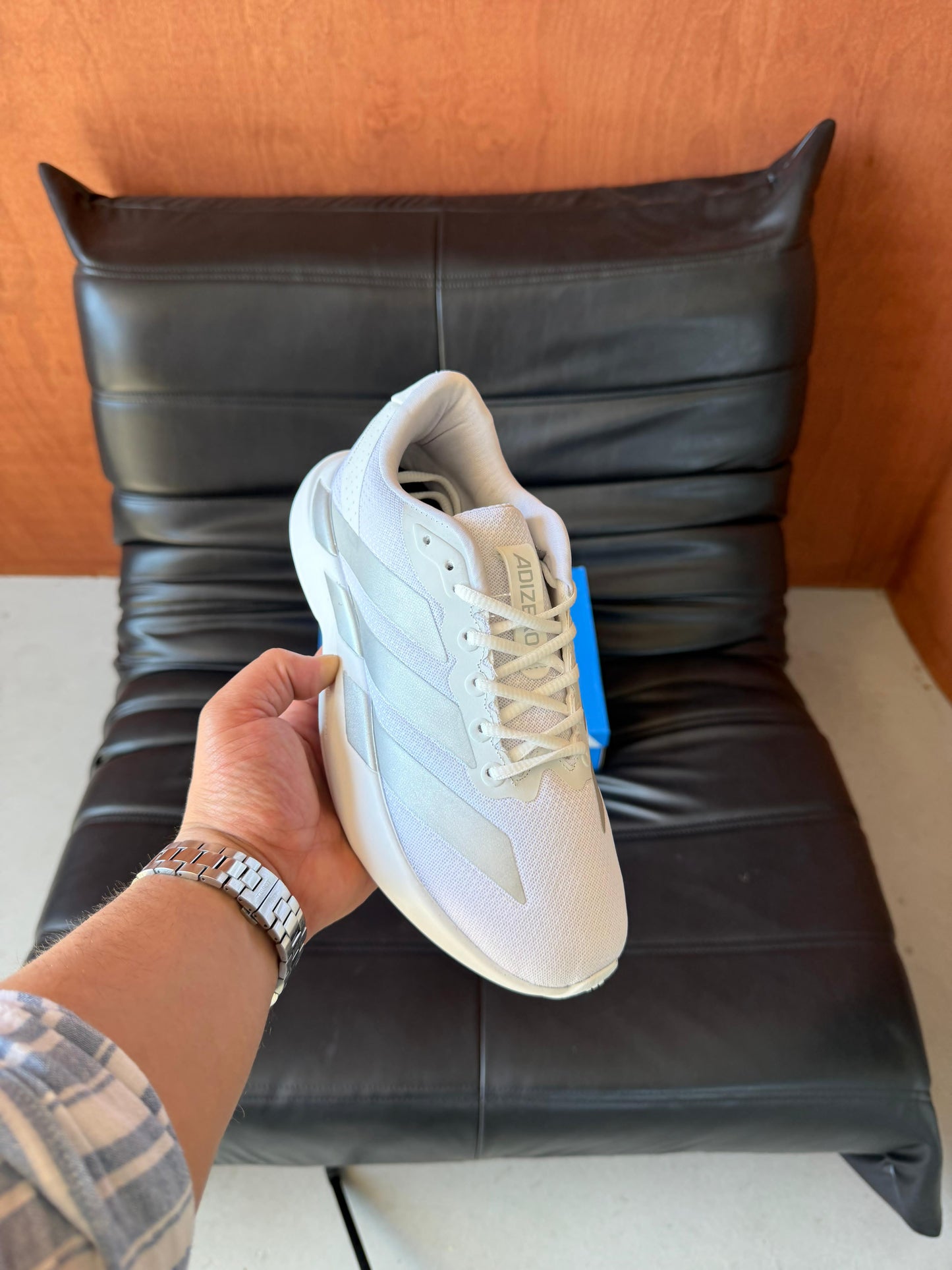 Adidas beyaz gümüş